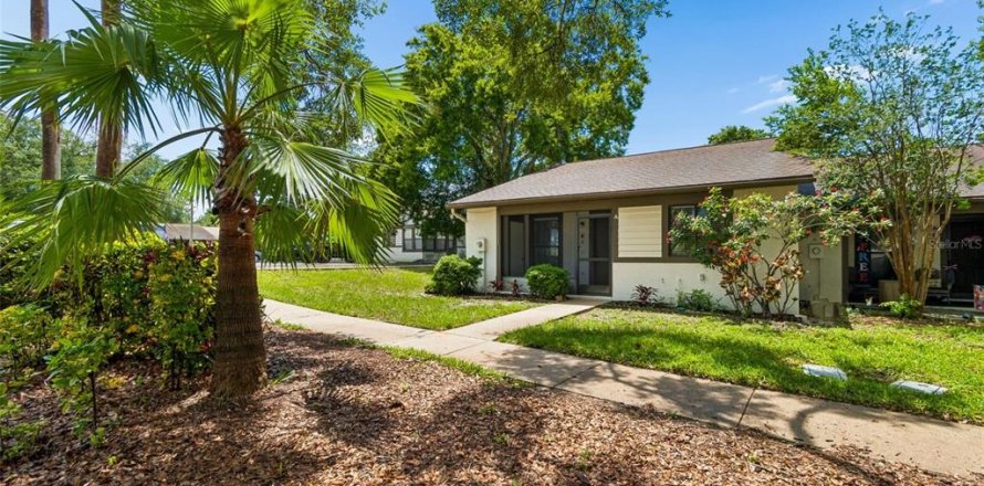Villa ou maison à Palm Harbor, Floride 2 chambres, 95.69 m2 № 2096911