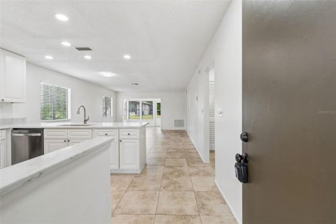Villa ou maison à louer à Palm Harbor, Floride: 2 chambres, 95.69 m2 № 2096911 - photo 10