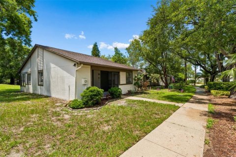 Villa ou maison à louer à Palm Harbor, Floride: 2 chambres, 95.69 m2 № 2096911 - photo 3