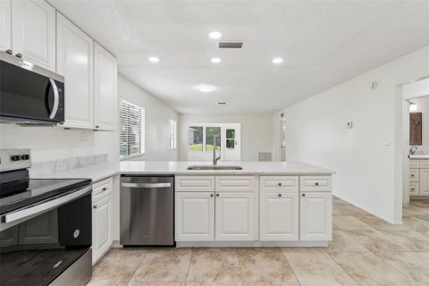 Villa ou maison à louer à Palm Harbor, Floride: 2 chambres, 95.69 m2 № 2096911 - photo 13