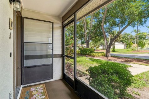 Villa ou maison à louer à Palm Harbor, Floride: 2 chambres, 95.69 m2 № 2096911 - photo 9
