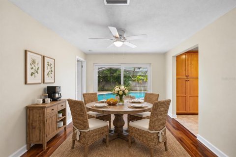 Casa en venta en Largo, Florida, 4 dormitorios, 187.94 m2 № 2409791 - foto 16