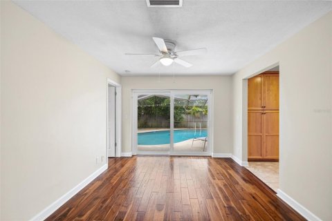 Casa en venta en Largo, Florida, 4 dormitorios, 187.94 m2 № 2409791 - foto 17