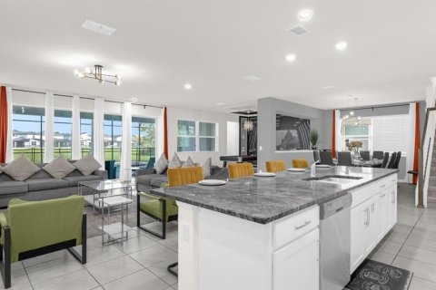 Casa en venta en Kissimmee, Florida, 9 dormitorios, 448.53 m2 № 2157444 - foto 13