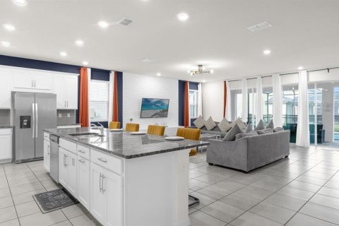 Casa en venta en Kissimmee, Florida, 9 dormitorios, 448.53 m2 № 2157444 - foto 10