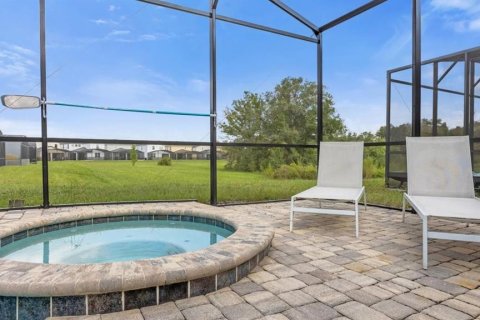 Casa en venta en Kissimmee, Florida, 9 dormitorios, 448.53 m2 № 2157444 - foto 8