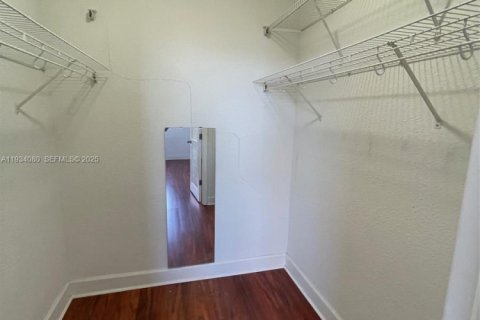 Condominio en venta en Miami Beach, Florida, 1 dormitorio, 84.08 m2 № 1992304 - foto 11