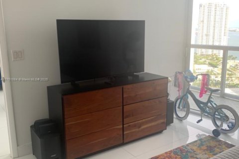 Copropriété à louer à Miami, Floride: 2 chambres, 121.98 m2 № 1867862 - photo 8