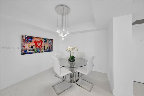 Купить кондоминиум в Санни-Айлс-Бич, Флорида 2 спальни, 141.21м2, № 2372414 - фото 9