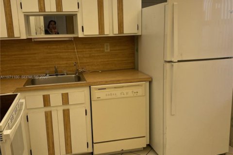 Condominio en venta en Miami Beach, Florida, 1 dormitorio, 79.34 m2 № 2038739 - foto 4