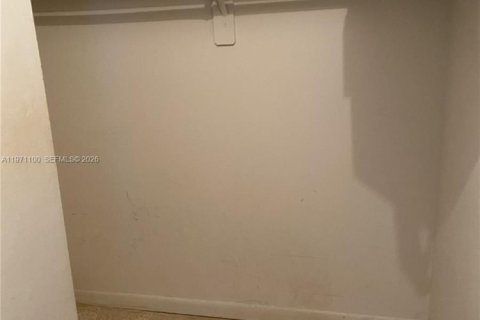 Condominio en venta en Miami Beach, Florida, 1 dormitorio, 79.34 m2 № 2038739 - foto 8