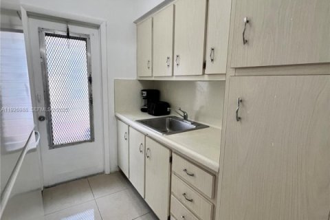 Appartement à louer à Miami Beach, Floride: 40.88 m2 № 1985947 - photo 6