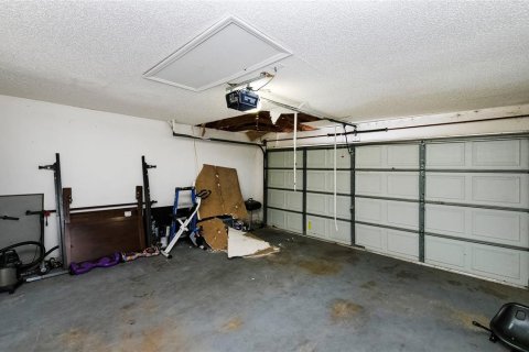 House in Deltona, Florida 3 bedrooms, 144.83 sq.m. № 2205621 - photo 17