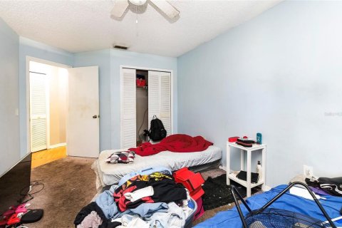 House in Deltona, Florida 3 bedrooms, 144.83 sq.m. № 2205621 - photo 8