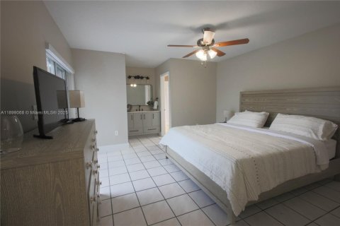 Villa ou maison à vendre à Miami, Floride: 3 chambres, 141.4 m2 № 1951336 - photo 10