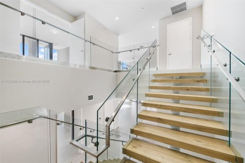 Купить кондоминиум в Майами, Флорида 5 спален, 605.07м2, № 1984951 - фото 11