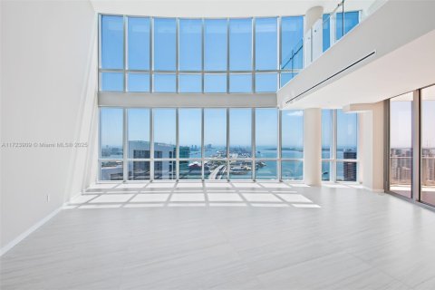 Купить кондоминиум в Майами, Флорида 5 спален, 605.07м2, № 1984951 - фото 4