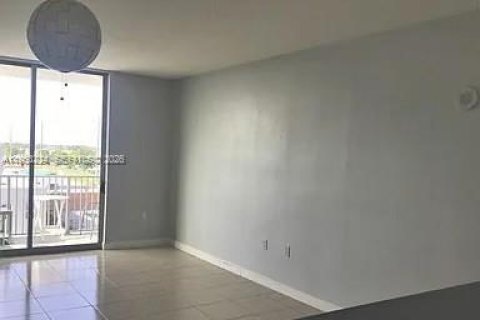 Condominio en venta en Hollywood, Florida, 2 dormitorios, 113.34 m2 № 2020754 - foto 23