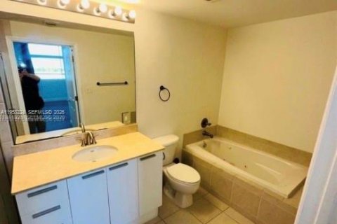 Condominio en venta en Hollywood, Florida, 2 dormitorios, 113.34 m2 № 2020754 - foto 26