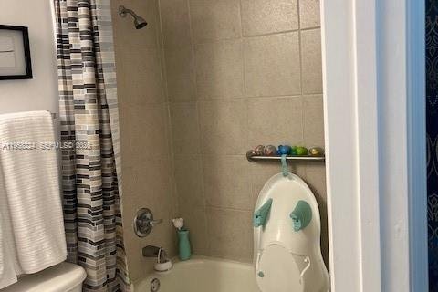 Condominio en venta en Hollywood, Florida, 2 dormitorios, 113.34 m2 № 2020754 - foto 29