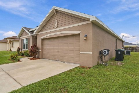 Casa en venta en Port St. Lucie, Florida, 4 dormitorios, 178 m2 № 2413105 - foto 30