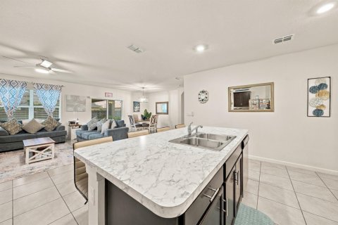 Casa en venta en Port St. Lucie, Florida, 4 dormitorios, 178 m2 № 2413105 - foto 14