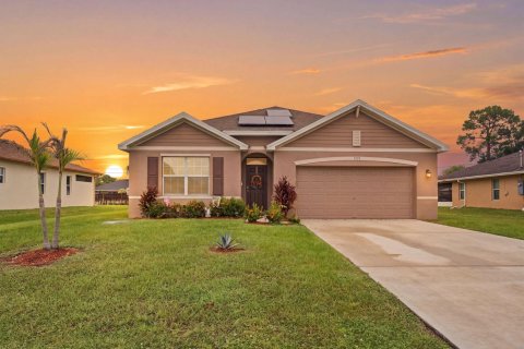 Casa en Port St. Lucie, Florida 4 dormitorios, 178 m2 № 2413105