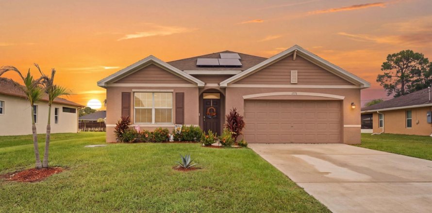 Casa en Port St. Lucie, Florida 4 dormitorios, 178 m2 № 2413105