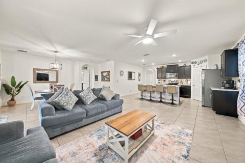 Casa en venta en Port St. Lucie, Florida, 4 dormitorios, 178 m2 № 2413105 - foto 18