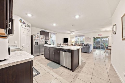Casa en venta en Port St. Lucie, Florida, 4 dormitorios, 178 m2 № 2413105 - foto 13