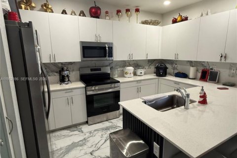 Купить таунхаус в Хомстед, Флорида 3 спальни, 149.76м2, № 2007826 - фото 13