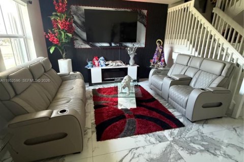 Купить таунхаус в Хомстед, Флорида 3 спальни, 149.76м2, № 2007826 - фото 2