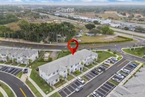 Купить таунхаус в Хомстед, Флорида 3 спальни, 149.76м2, № 2007826 - фото 25