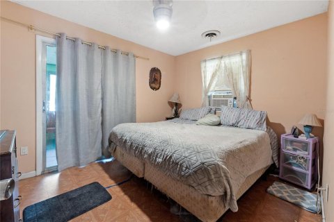 House in Orange City, Florida 4 bedrooms, 95.88 sq.m. № 1881361 - photo 10