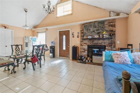 House in Orange City, Florida 4 bedrooms, 95.88 sq.m. № 1881361 - photo 8