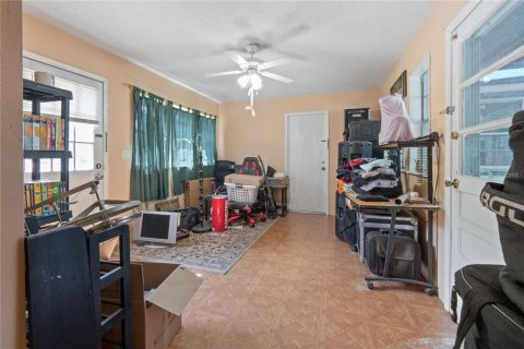 House in Orange City, Florida 4 bedrooms, 95.88 sq.m. № 1881361 - photo 12