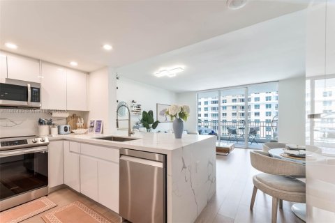 Condo in Miami, Florida, 1 bedroom  № 1892162 - photo 4