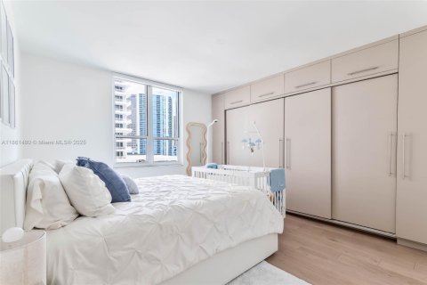 Condo in Miami, Florida, 1 bedroom  № 1892162 - photo 6
