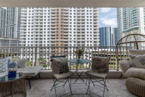 Condo in Miami, Florida, 1 bedroom  № 1892162 - photo 10