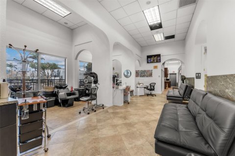 Commercial property in Hialeah, Florida № 1814609 - photo 15