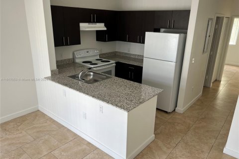 Appartement à louer à Hialeah, Floride: 2 chambres, 74.51 m2 № 1763596 - photo 4