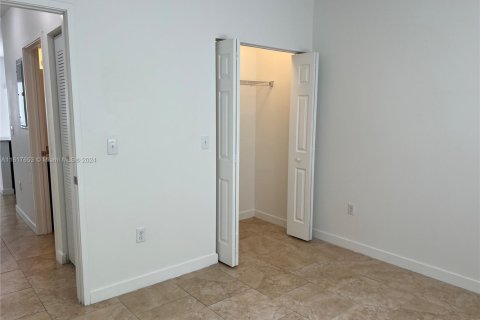Appartement à louer à Hialeah, Floride: 2 chambres, 74.51 m2 № 1763596 - photo 8