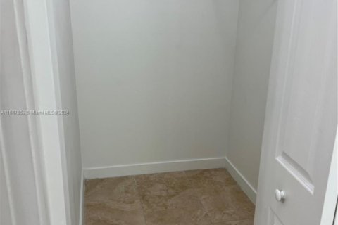 Appartement à louer à Hialeah, Floride: 2 chambres, 74.51 m2 № 1763596 - photo 13