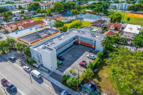 Propiedad comercial en venta en Miami, Florida № 1951693 - foto 5