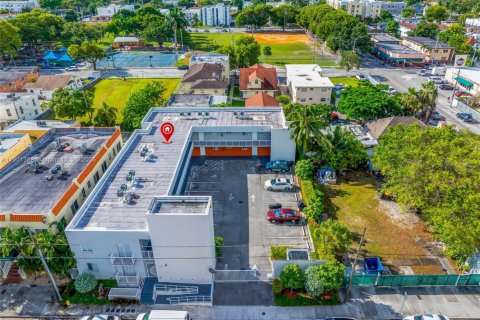 Propiedad comercial en venta en Miami, Florida № 1951693 - foto 4