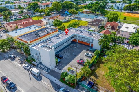 Propiedad comercial en venta en Miami, Florida № 1951693 - foto 13