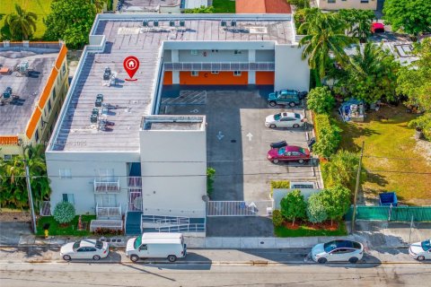 Propiedad comercial en venta en Miami, Florida № 1951693 - foto 17