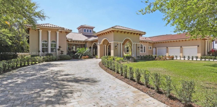 Villa ou maison à Pinecrest, Floride 7 chambres, 920.85 m2 № 2024935