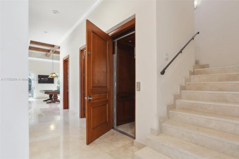 Villa ou maison à vendre à Pinecrest, Floride: 7 chambres, 920.85 m2 № 2024935 - photo 29