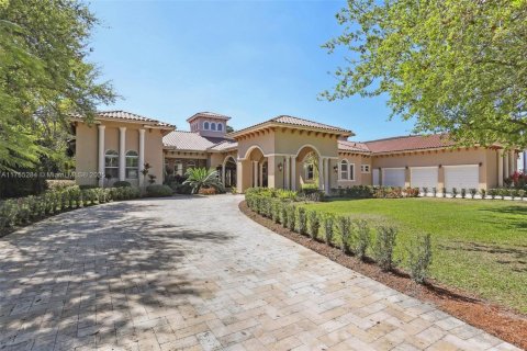 Villa ou maison à vendre à Pinecrest, Floride: 7 chambres, 920.85 m2 № 2024935 - photo 2